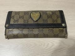GUCCI 二つ折り財布 ハート金具付きのサムネイル