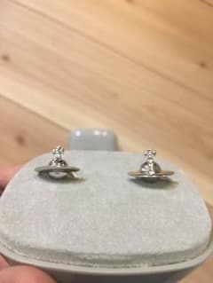 理緒様専用★Vivienne Westwood ピアス オーヴのサムネイル