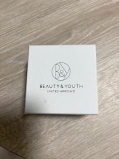 BEAUTY&YOUTH ユナイテッドアローズ パール トライアングル ピアスのサムネイル