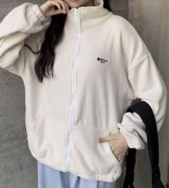 블루존 프리스 보아 원포인트 자수 스탠드 넥 Zip 업 재킷
