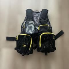 Daiwa カモフラージュ フィッシングベスト DAIWA フィッシングベスト ブラック カモフラ - メルカリ