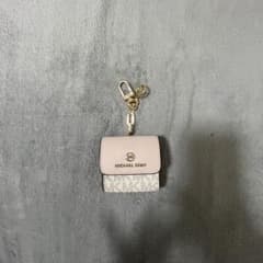 MICHAEL KORS イヤホンケース ピンク/ホワイトのサムネイル