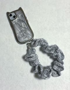〈送料込み〉フリル スマホストラップ ハンドメイド かぎ針編み 編み物のサムネイル