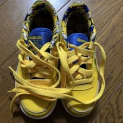 Reebok ミニオン柄 イエロースニーカーのサムネイル