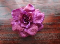 髪飾り 紫色の花　ブローチ　ベリーダンス　社交ダンス パーティのサムネイル
