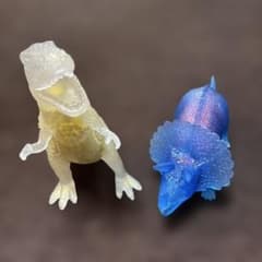 光ってのびーる！恐竜 vs ドラゴン 超限界バトル大当たり！トリケラトプスのサムネイル