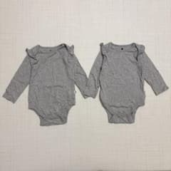 【双子・2枚セット】babyGAP 長袖ロンパース フリル グレーのサムネイル