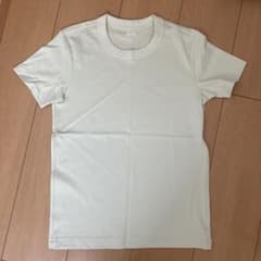 ユニクロ　薄グリーンTシャツのサムネイル
