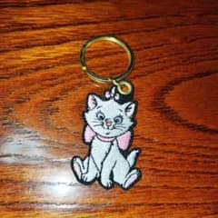 Disney おしゃれキャット マリー 刺繍キーホルダーのサムネイル