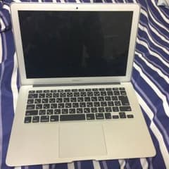 《今週末まで80000→70000に値下げ》Macbookair13インチのサムネイル