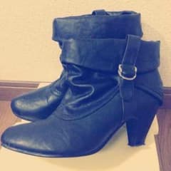 黒 ショートブーツのサムネイル
