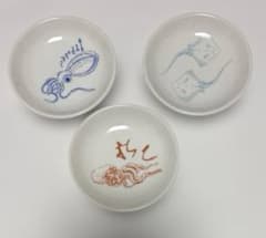 카츠 시카 호쿠사이 이치 반 쿠지 F상 생선의 작은 접시