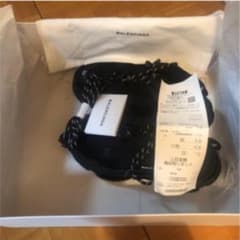 balenciaga tripleSのサムネイル