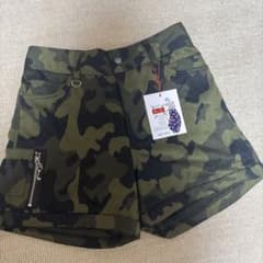 新品⭐︎Kiss on the green カモフラショートパンツ カーキ Lのサムネイル
