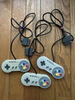 スーパーファミコン コントローラー 3個セット　ジャンク品のサムネイル