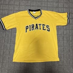 【値下げ】PIRATES ロゴ入り Tシャツ 黄色 スポーツ系 ユニセックスのサムネイル