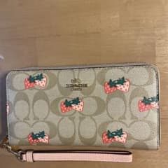 COACH ストロベリー柄 長財布 箱付きのサムネイル