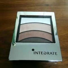 【★ぐんぐん★様専用】INTEGRATE  アイシャドウのサムネイル