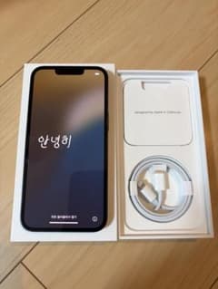 Apple iPhone 13 256GB SIMフリー　ミッドナイトのサムネイル