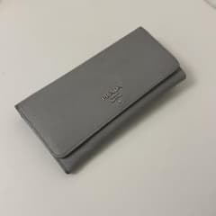 PRADA グレー サフィアーノレザー 長財布 - メルカリ