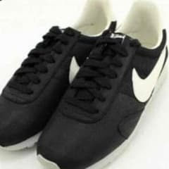 ポン様専用NIKE 24㎝❗️プリモントリオール ブラック 梨花のサムネイル