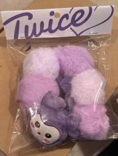 TWICE サナ THIS IS FOR 国立 popup シュシュ 未開封のサムネイル