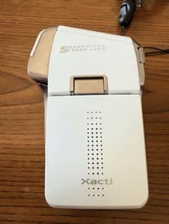 SANYO Xacti コンパクトデジタルカメラ DMX-C5 - メルカリ