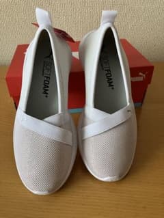 【未使用タグ付】PUMA スリッポン ADELINA SHINE 23.5cmのサムネイル