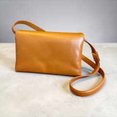 美品☆MARNI ショルダーバッグPrisma 希少Mサイズのサムネイル