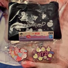 BT21 一番くじ　サコッシュ　ALL ラバーチャーム3点セットのサムネイル