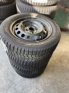 イボ山 トヨタ純正アクア ヴィッツ ヤリス185/60R15 スタッドレス