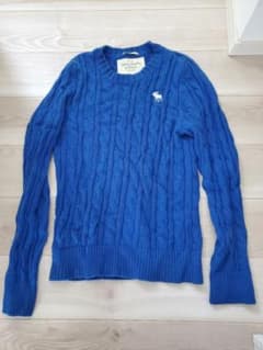 Abercrombie & Fitch 青 ケーブル編みセーターのサムネイル