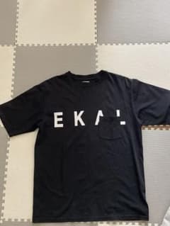 EKAL ブラック Tシャツのサムネイル