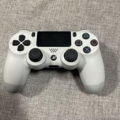 PS4 純正コントローラー白のサムネイル