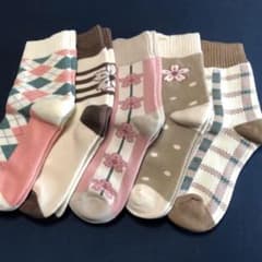 ⛄️ふんわり暖か裏起毛⛄️ 大人可愛い花柄のレディースソックス 5セットのサムネイル