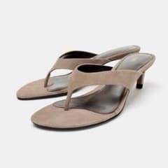 ZARA トングサンダル　39のサムネイル
