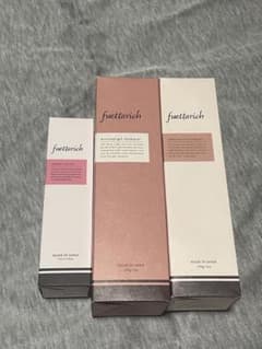 フエッタリッチ　モイストアップジェルシャンプー・トリートメント・ヘアオイルセットのサムネイル