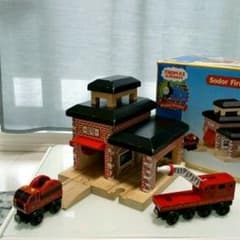 ラーニングカーブトーマスTHOMAS木製レールシリーズ ファイヤーステーションのサムネイル
