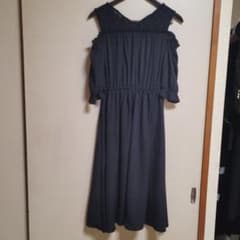 ❤値下❤オフショルダー❤黒ロングワンピース新品のサムネイル