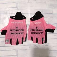 支給品　Mitchelton-SCOTT　グローブ　マリアローザ　手袋　ジロ　S 支給品 Mitchelton-SCOTT グローブ マリアローザ 手袋 ジロ S - メルカリ