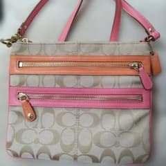 COACH シグネチャー ショルダーバッグ ピンク