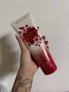 BATH & BODY WORKS JAPANESE CHERRYボディクリームのサムネイル