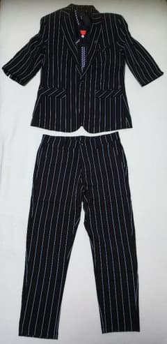 新品 七分丈スーツ セットアップ 夏 クールビズ ブラック×グレー×レッドのサムネイル