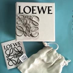 ロエベ LOEWE ロゴ ブローチのサムネイル