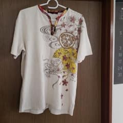 龍の絵柄に刺繍とラメをほどこした和柄のメンズTシャツです。のサムネイル