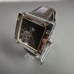 【訳あり/世界250本限定】ワンピース ルフィ 海賊旗 腕時計 稼働品　木箱付のサムネイル