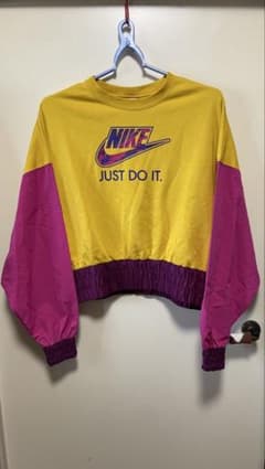 NIKE カラーブロック クロップドトレーナーのサムネイル