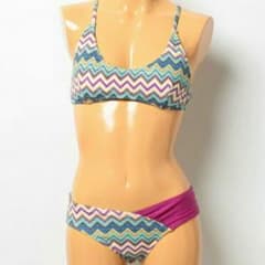 ロキシーの水着のサムネイル