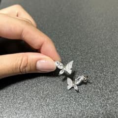 MUKバタフライモチーフ ピアス シルバーカラーのサムネイル