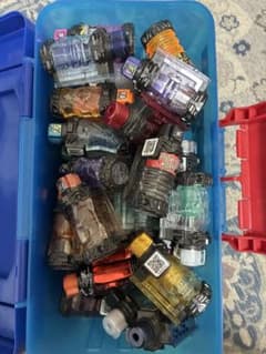 仮面ライダービルド　フルボトル大量セット　収納ケース付きのサムネイル